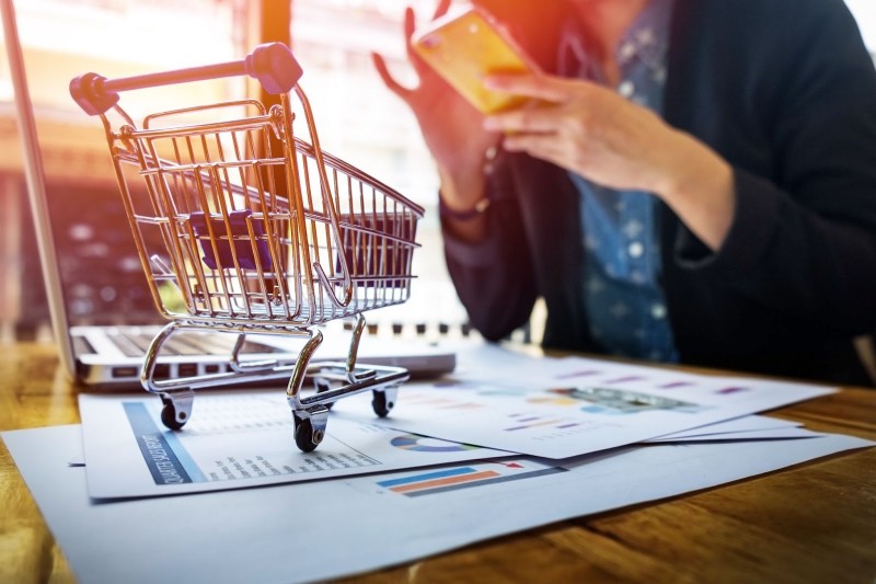 O que é E commerce ? Definição, vantagens e exemplos.